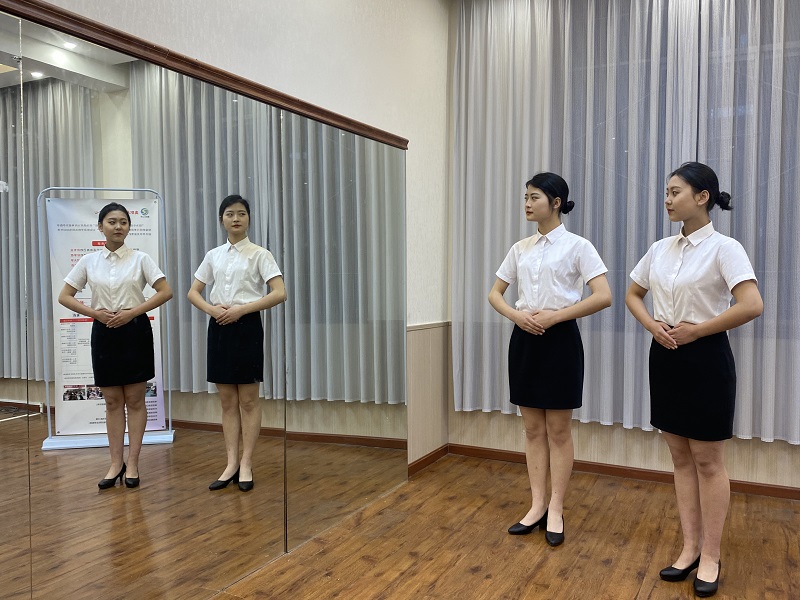 喜報：恭賀程佳欣、馬小越、李璇三位同學(xué)通過成航2022年單招面試考試